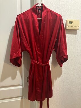 Victoria's Secret Red Satin Kimono Robe Size M/L